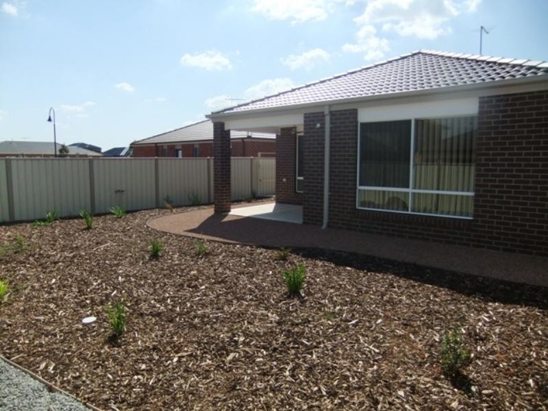 4 Parkvista Dr, Truganina VIC 3029