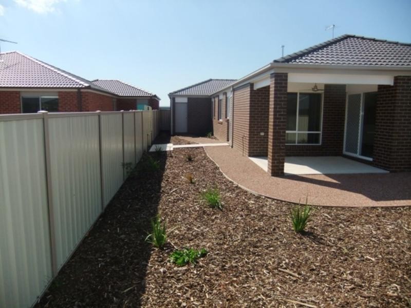 4 Parkvista Dr, Truganina VIC 3029