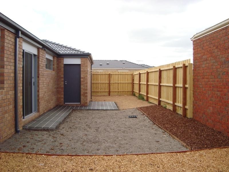 6 Andrew Rd, Truganina VIC 3029