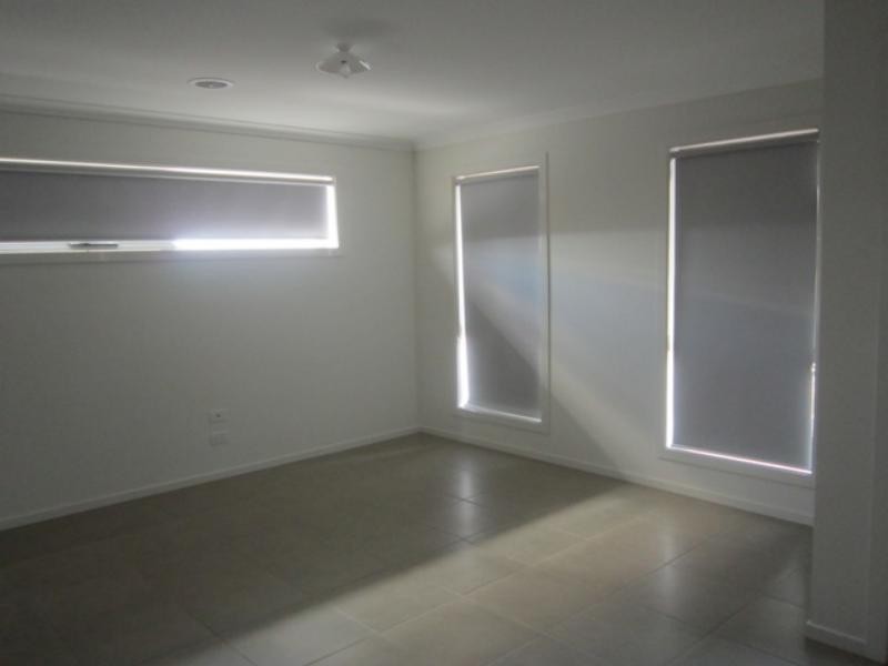 2 Oswin Ct, Sunbury VIC 3429
