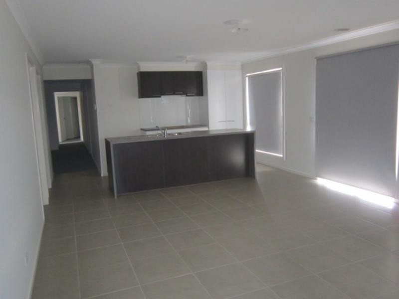 2 Oswin Ct, Sunbury VIC 3429