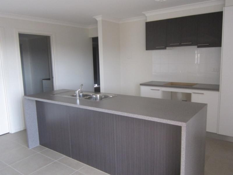 2 Oswin Ct, Sunbury VIC 3429