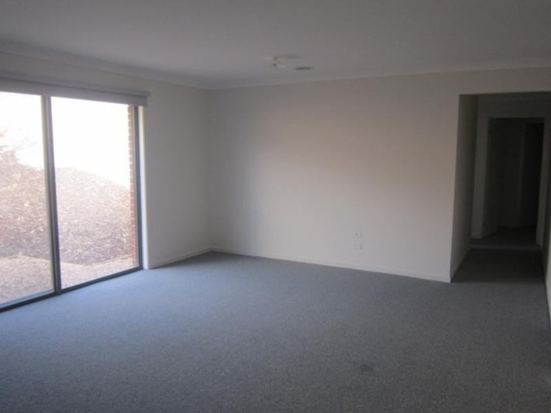 2 Oswin Ct, Sunbury VIC 3429