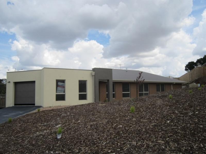 3 Oswin Ct, Sunbury VIC 3429