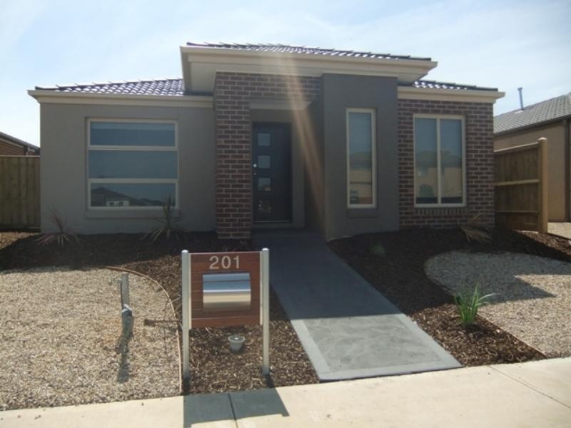 201 Saltwater Prom, Point Cook VIC 3030