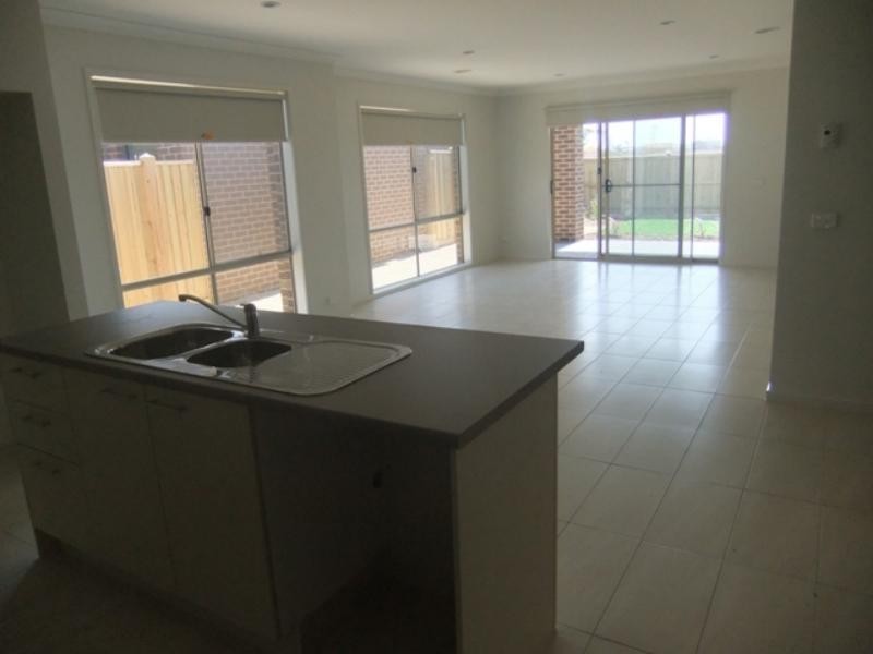 201 Saltwater Prom, Point Cook VIC 3030