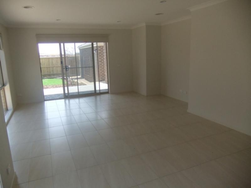 201 Saltwater Prom, Point Cook VIC 3030