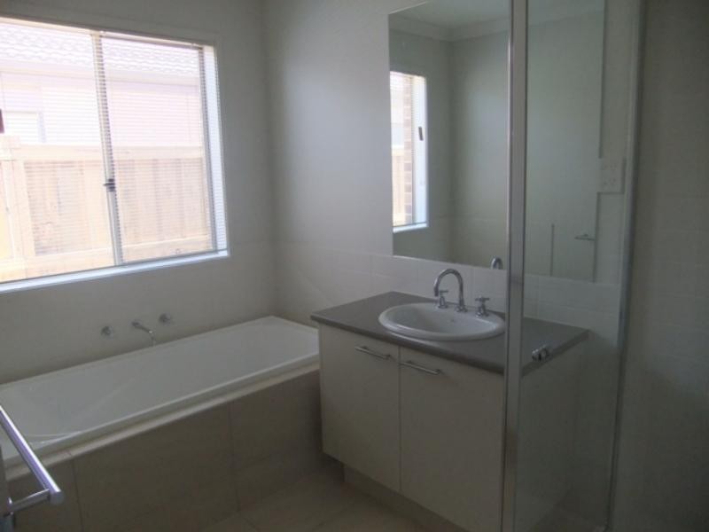 201 Saltwater Prom, Point Cook VIC 3030