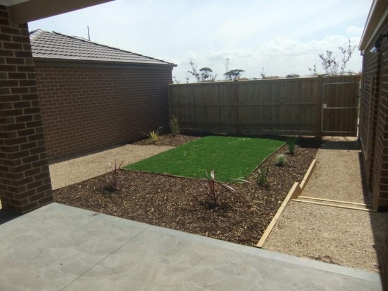 201 Saltwater Prom, Point Cook VIC 3030