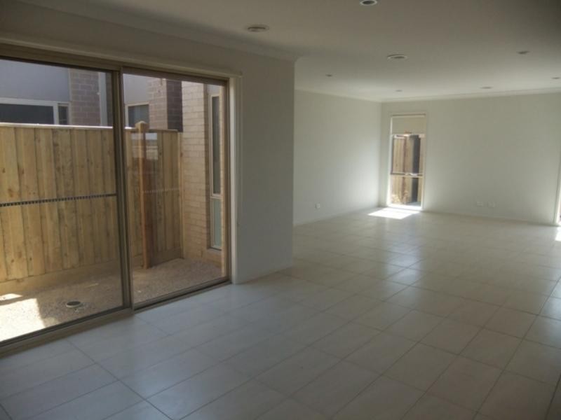 213 Saltwater Prom, Point Cook VIC 3030