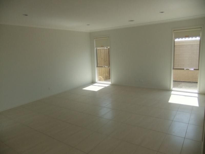 213 Saltwater Prom, Point Cook VIC 3030