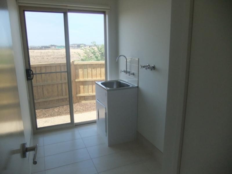 213 Saltwater Prom, Point Cook VIC 3030