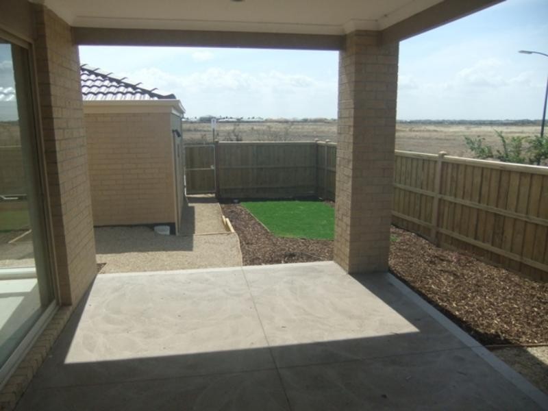 213 Saltwater Prom, Point Cook VIC 3030