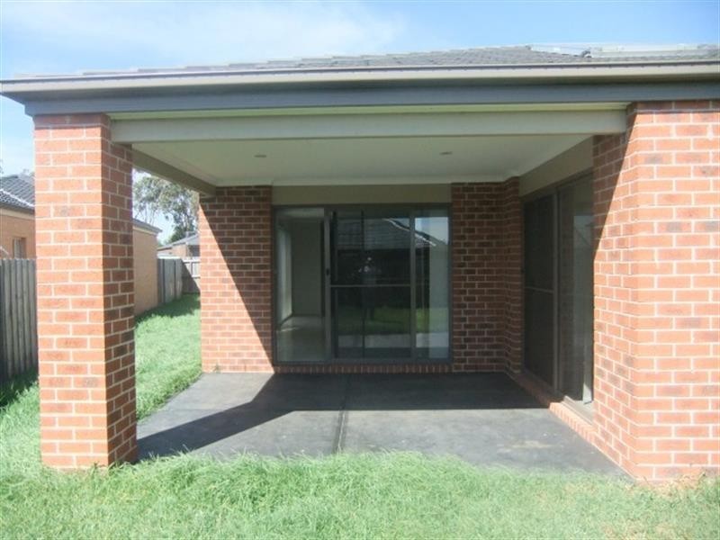 11 Wodalla Cct, Sandhurst VIC 3977