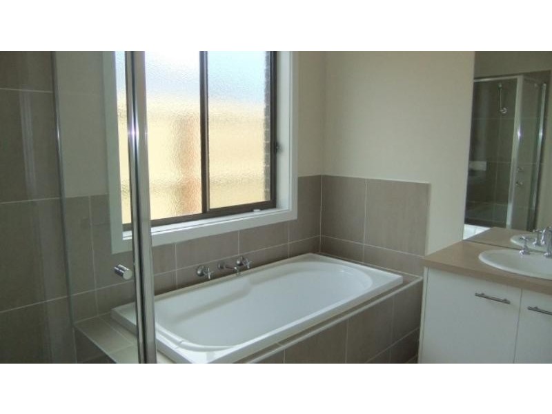 5 Foothills St, Doreen VIC 3754