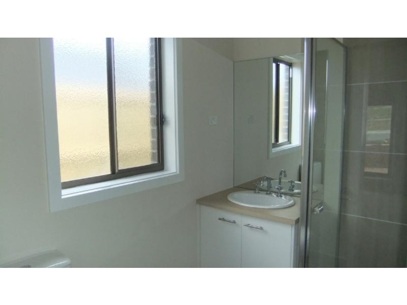 5 Foothills St, Doreen VIC 3754