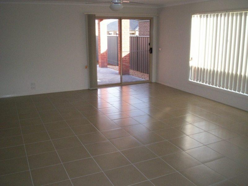 74 Hatchlands Dr, Deer Park VIC 3023