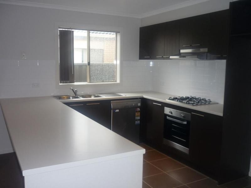 31 Kinglake Dr, Wyndham Vale VIC 3024