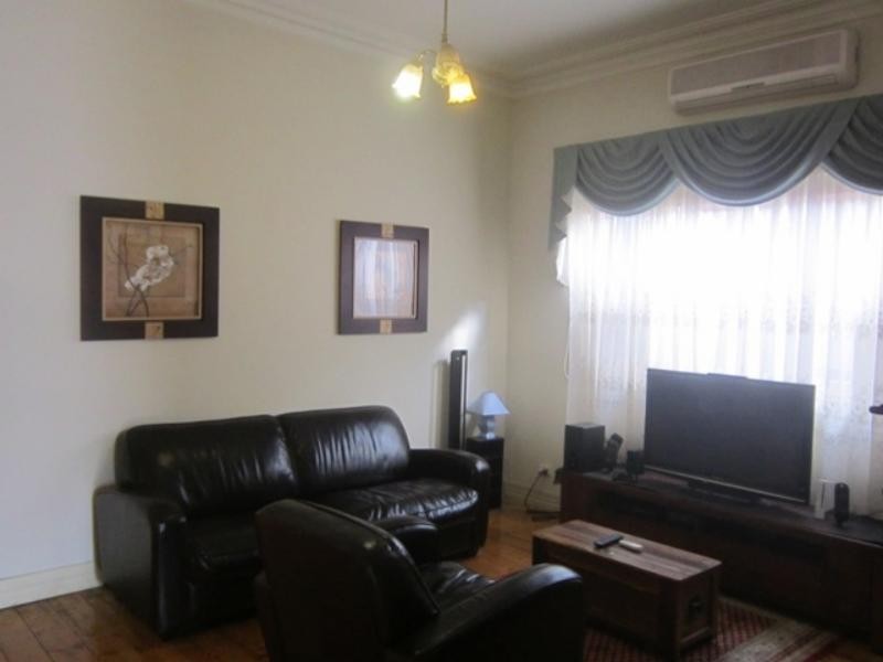 34 Leander  St, Footscray VIC 3011