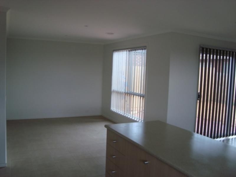 176 Riversdale Dr, Tarneit VIC 3029