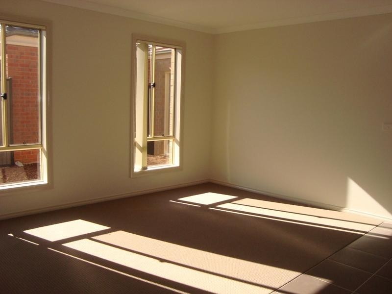 12 Tauton  Gr, Derrimut VIC 3030