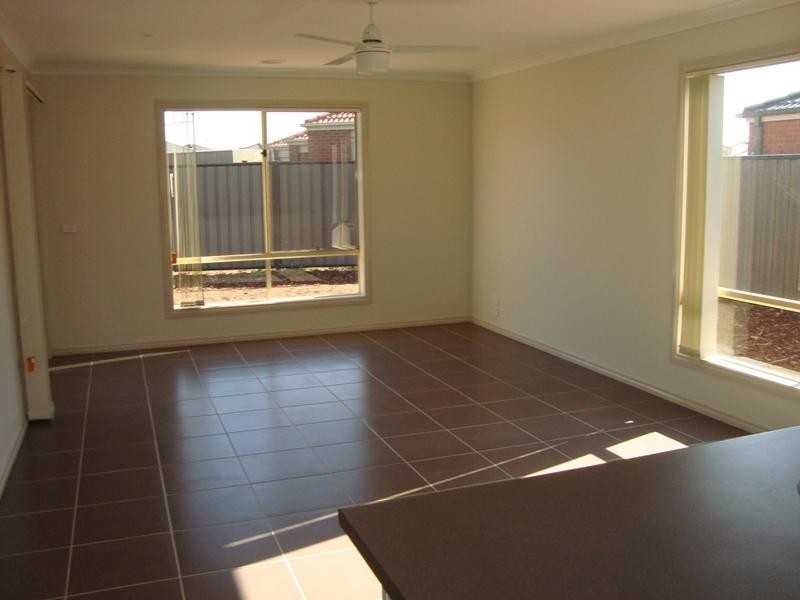 12 Tauton  Gr, Derrimut VIC 3030