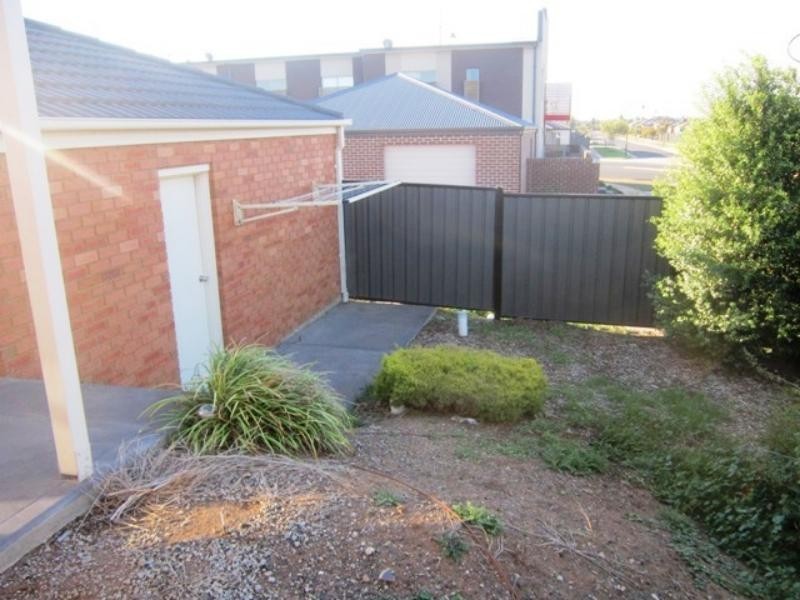 53 Dargy Ambl, Point Cook VIC 3030