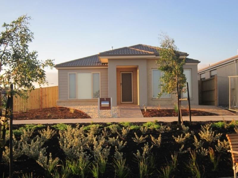 1 Shoreline  Lane, Point Cook VIC 3030