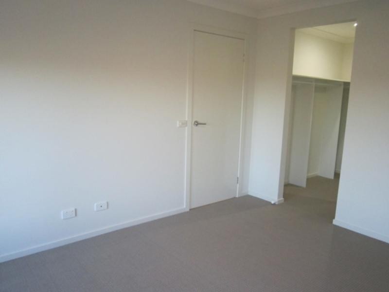 1 Shoreline  Lane, Point Cook VIC 3030