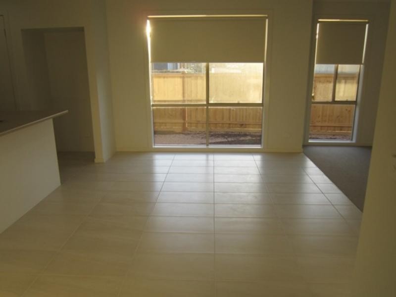 1 Shoreline  Lane, Point Cook VIC 3030