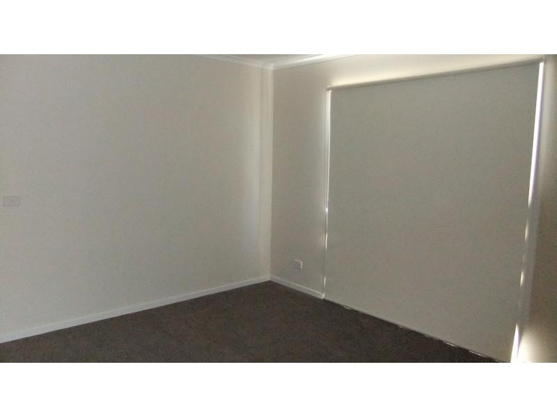 8 Dobson Ave, South Morang VIC 3752