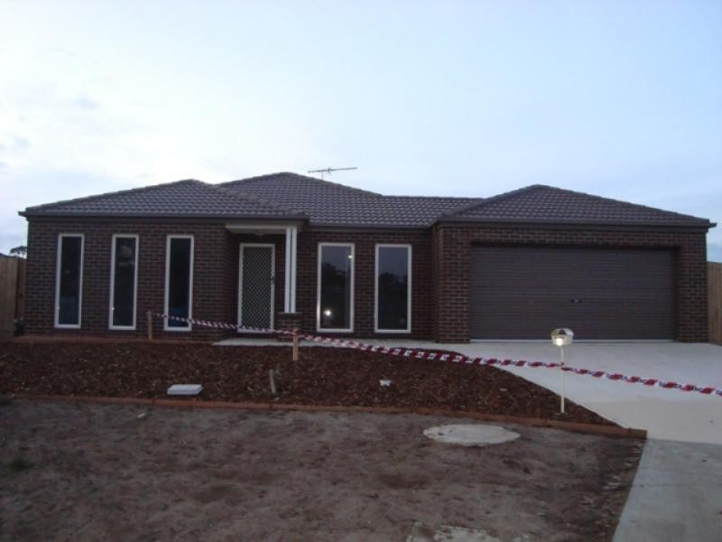 5 Baggygreen  St, Sunbury VIC 3429