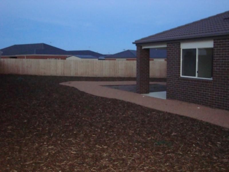 5 Baggygreen  St, Sunbury VIC 3429