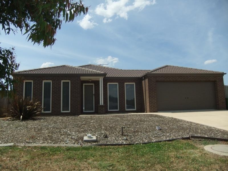 5 Baggygreen  St, Sunbury VIC 3429