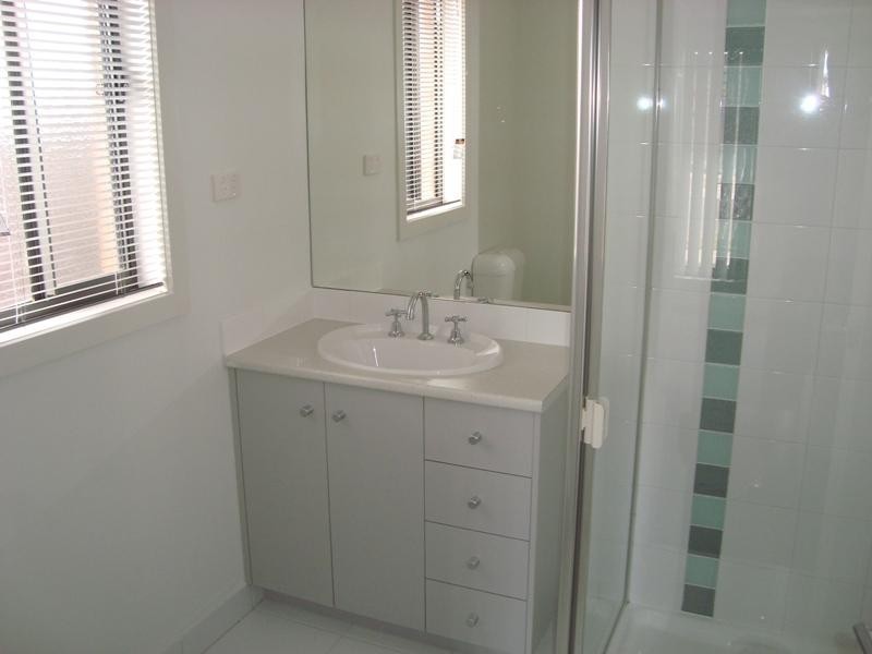 15 Howard  Pl, Deer Park VIC 3023