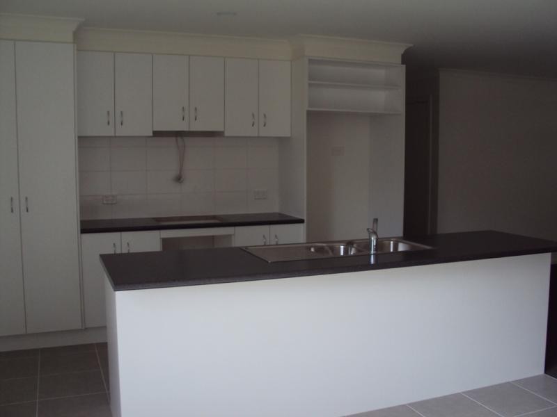 322 The Lakes  Bvd, South Morang VIC 3752