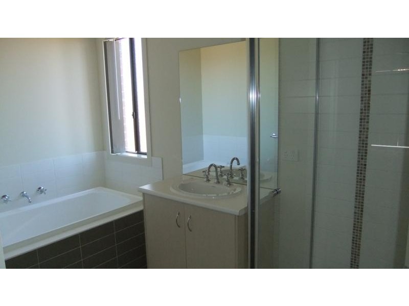 6 Emma Ct, Sunbury VIC 3429