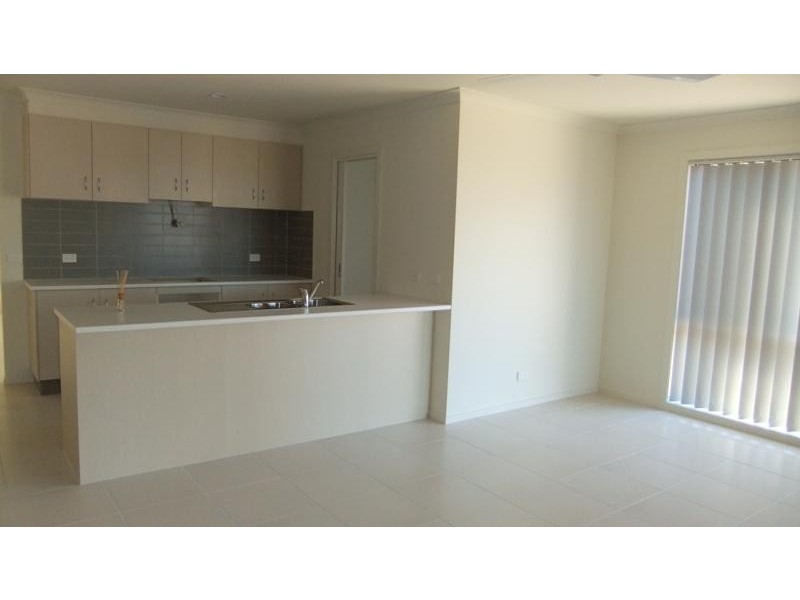 6 Emma Ct, Sunbury VIC 3429