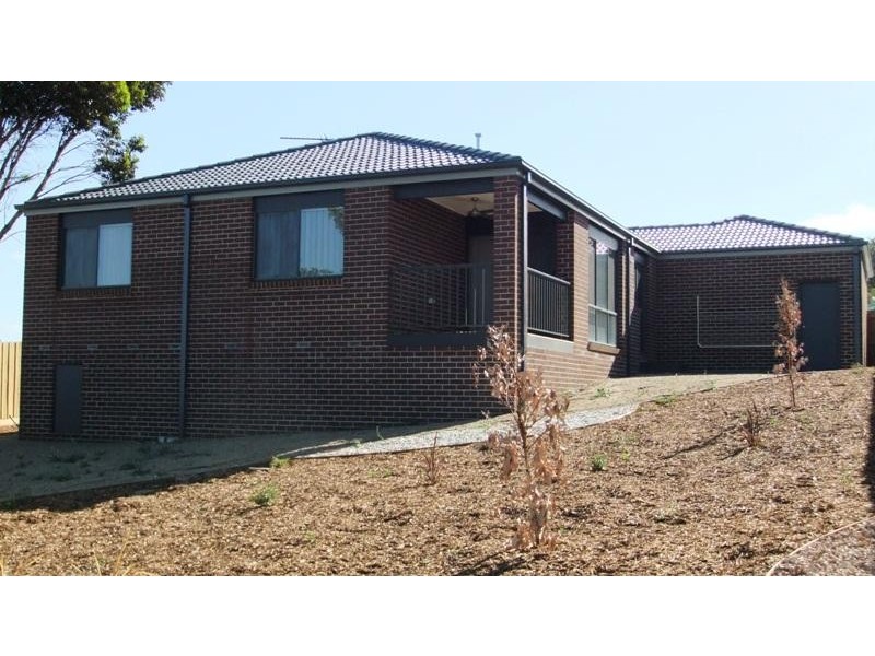 6 Emma Ct, Sunbury VIC 3429