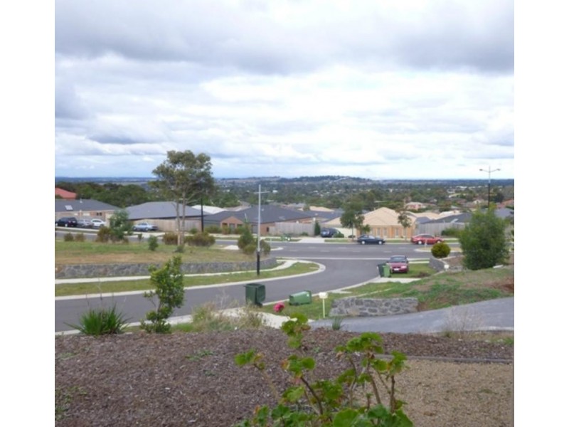 6 Emma Ct, Sunbury VIC 3429