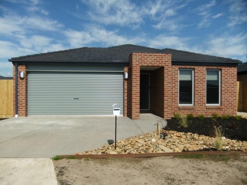5 Sam  St, Carrum Downs VIC 3201