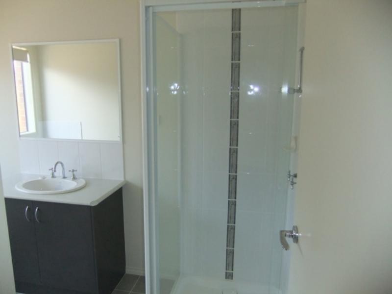 5 Sam  St, Carrum Downs VIC 3201