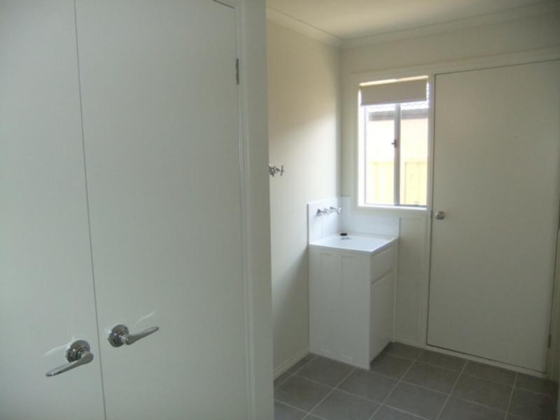 5 Sam  St, Carrum Downs VIC 3201