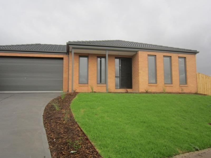 28 Maiden Dr, Sunbury VIC 3429