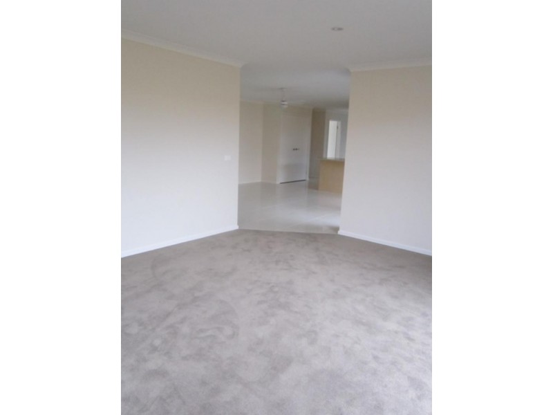 28 Maiden Dr, Sunbury VIC 3429