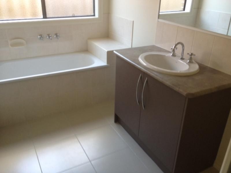 38 Algerd Way, Pakenham VIC 3810