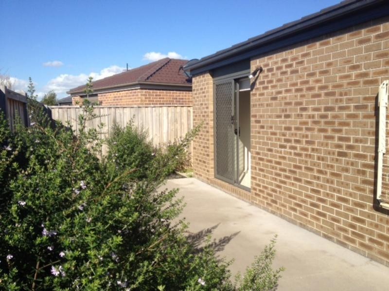 38 Algerd Way, Pakenham VIC 3810