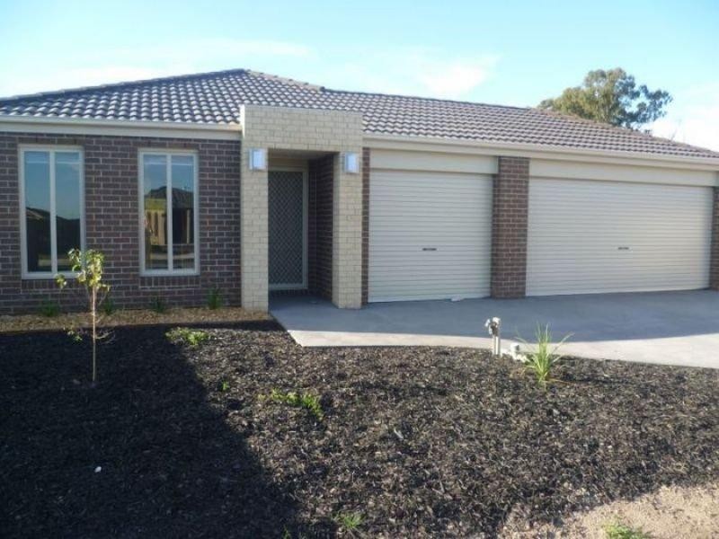 57 Pomegranate Way, Pakenham VIC 3810