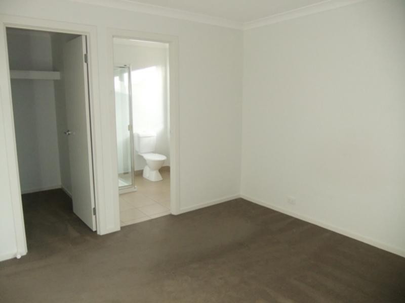 7 Dominion Tce, Truganina VIC 3029