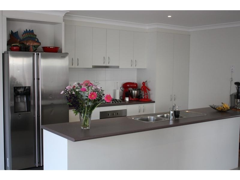 126 Phillip  Dr, Sunbury VIC 3429